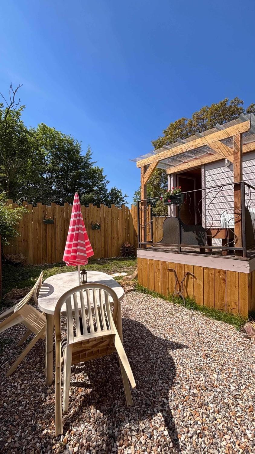 Roulotte Providence Campground/ 
RV Resort in Normandy