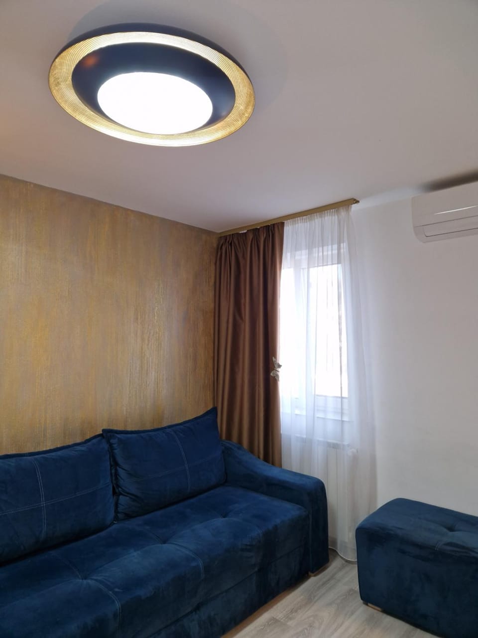 TV and multimedia, Living room, Seating area, air conditioner