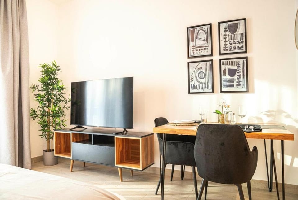 Bloomfields Studio in Water's Edge Apartment in Abu Dhabi