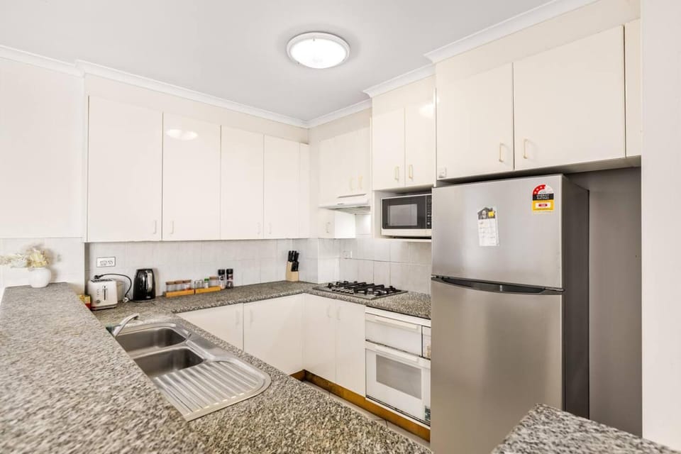 Chic Kingsford Stay | Steps to Light Rail & UNSW Apartment in Kensington
