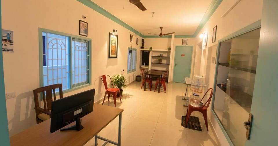 Communal lounge/ TV room