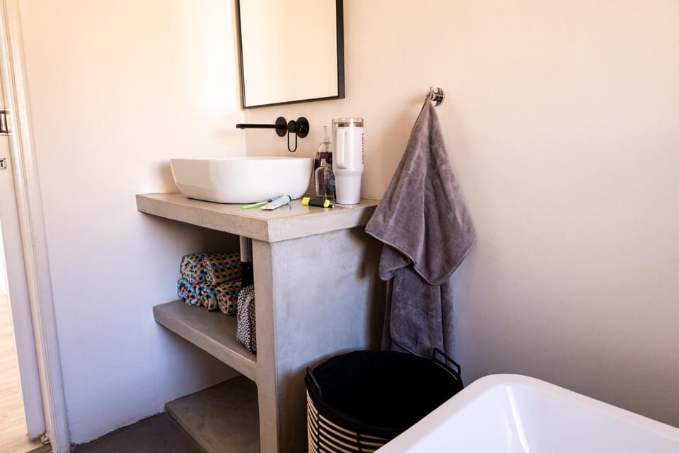 Bathroom, Photo of the whole room, towels
