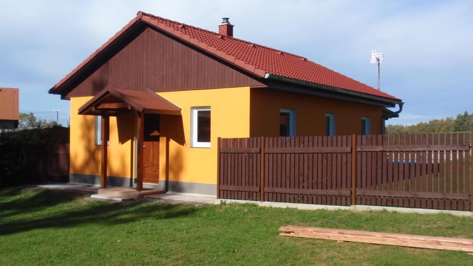 Chaty s bazénem Orlík House in South Bohemian Region