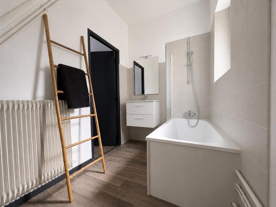 Le Balcon Apartment in Centre-Val de Loire