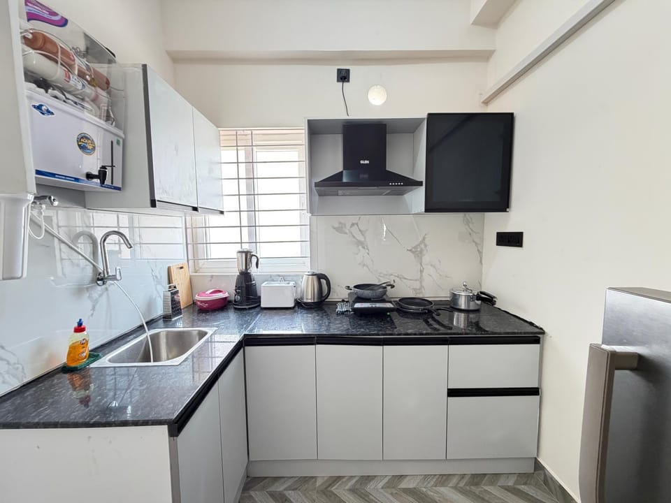 microwave, kitchen