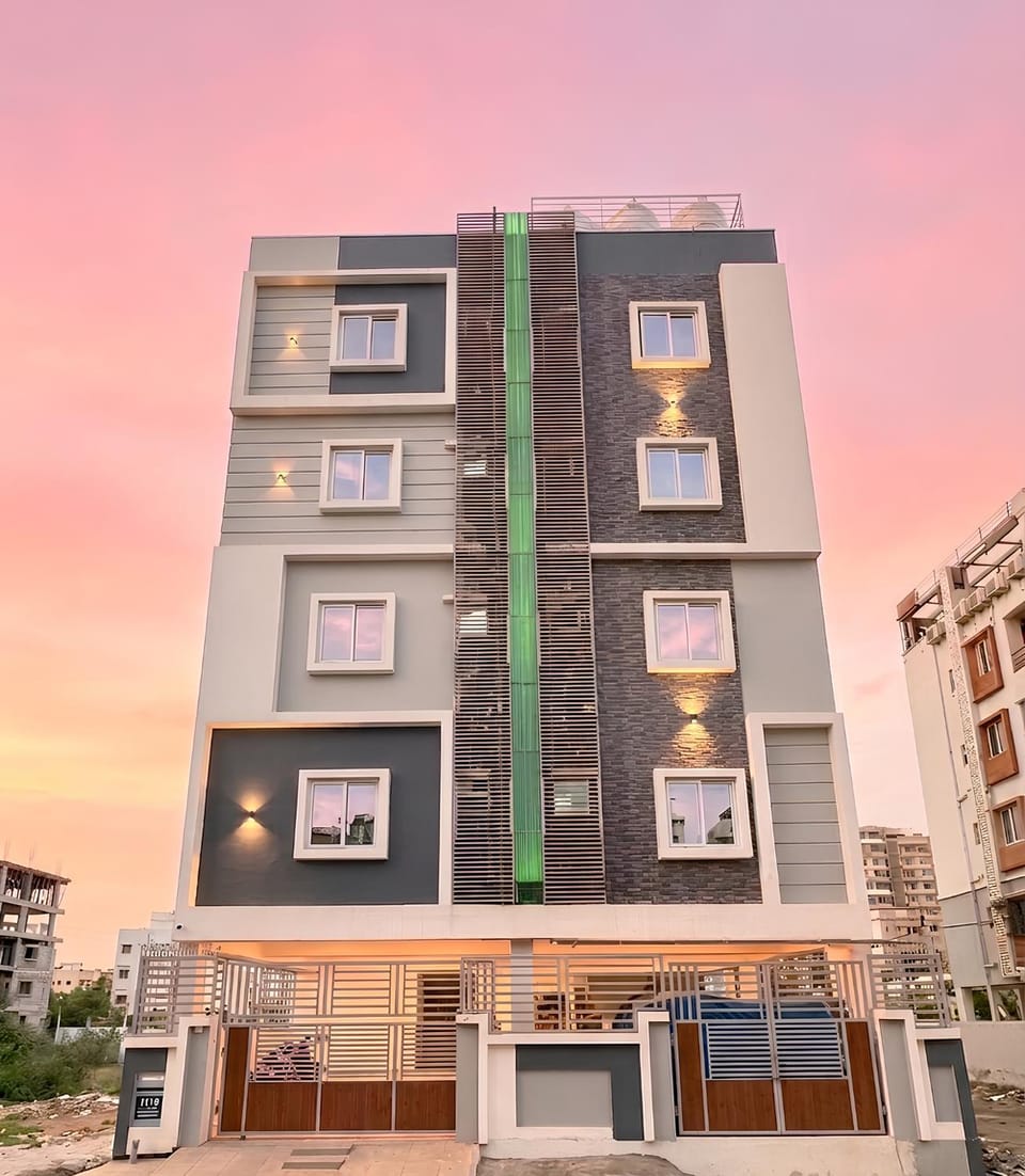 Property building, Facade/entrance