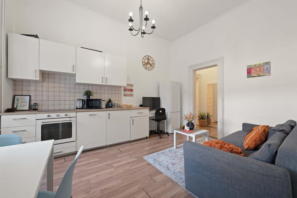 Kitchen or kitchenette, Living room
