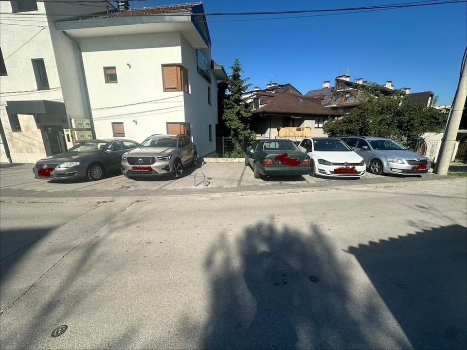 Modern Cozy Apartment Free Parking Near Center Apartment in Sarajevo