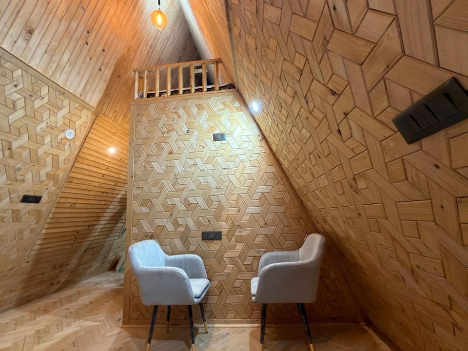 The pahari prism A-frame StarGazing cabin Cabin in Himachal Pradesh