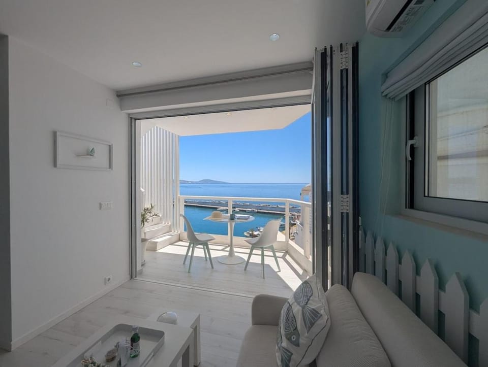 Balcony/Terrace, Living room
