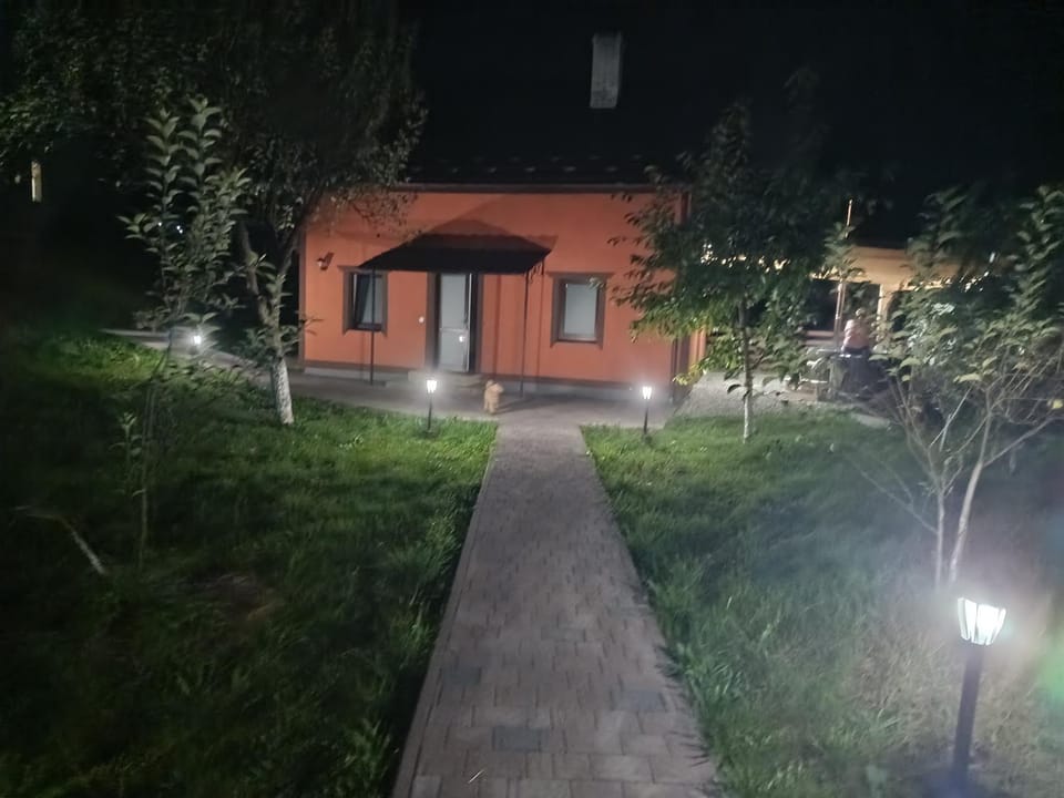 садиба За рікою House in Ukraine