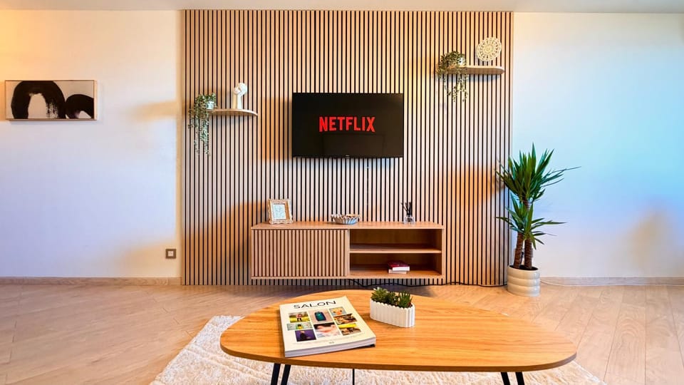 Communal lounge/ TV room, TV and multimedia