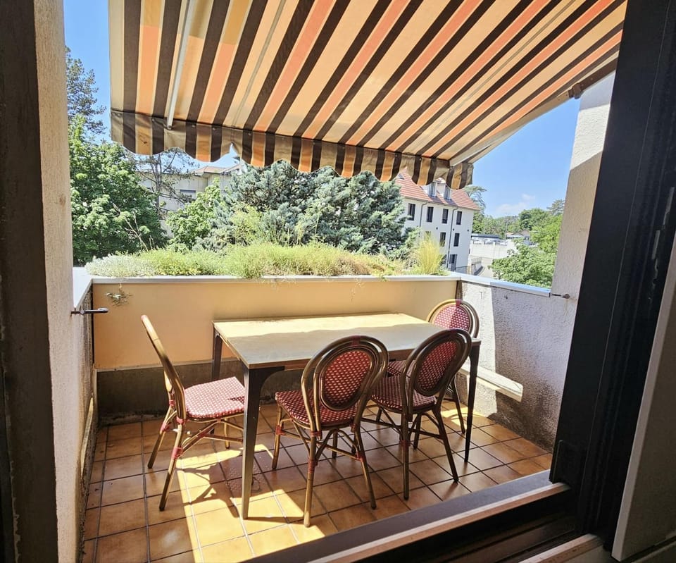 Patio, Dining area