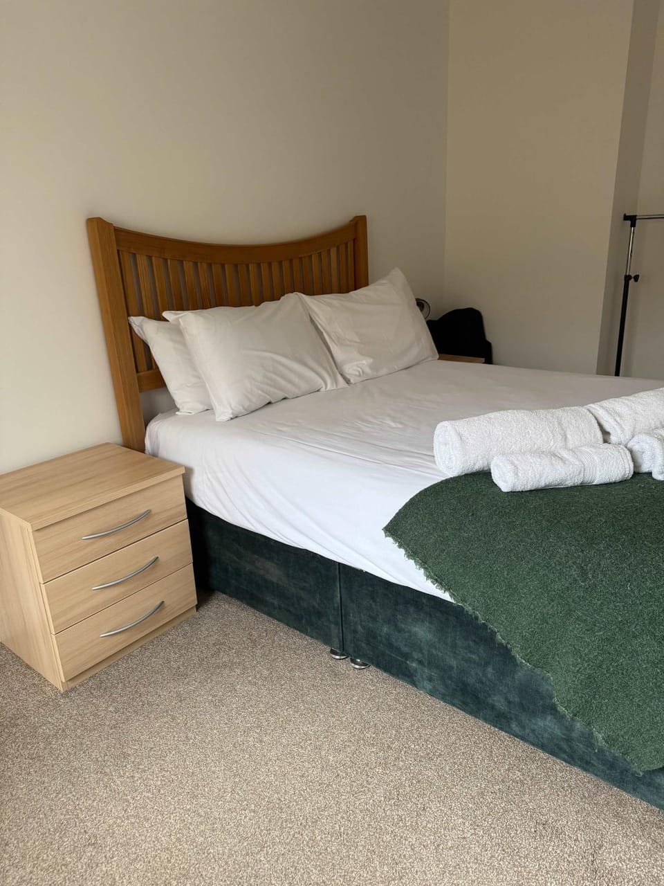 Bed, Photo of the whole room, towels