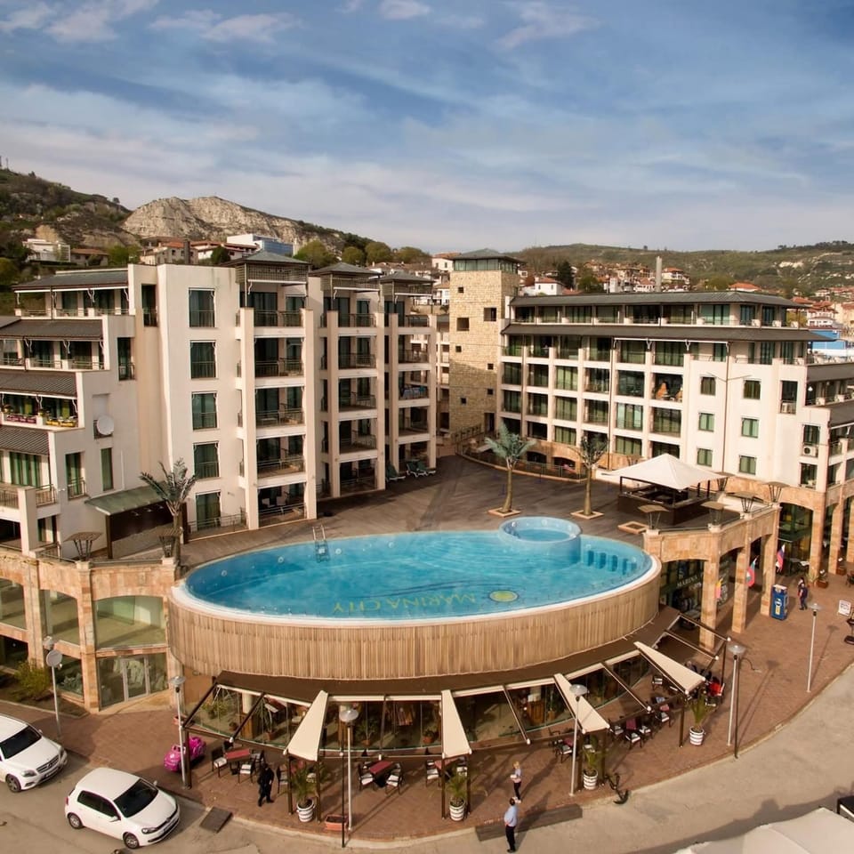 Property building, Swimming pool