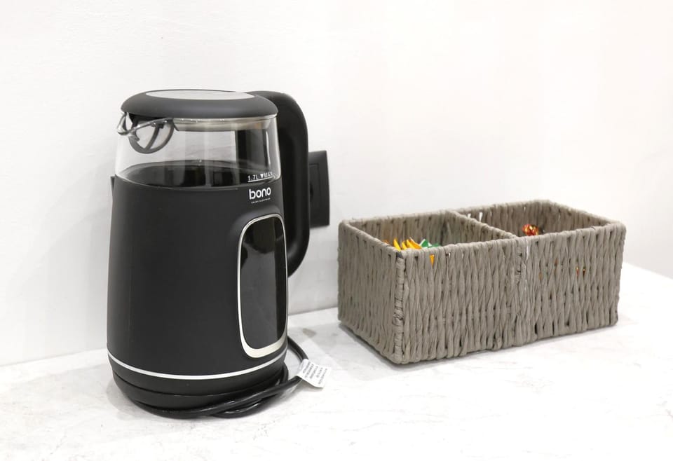 Coffee/tea facilities, Kitchen or kitchenette, kitchen