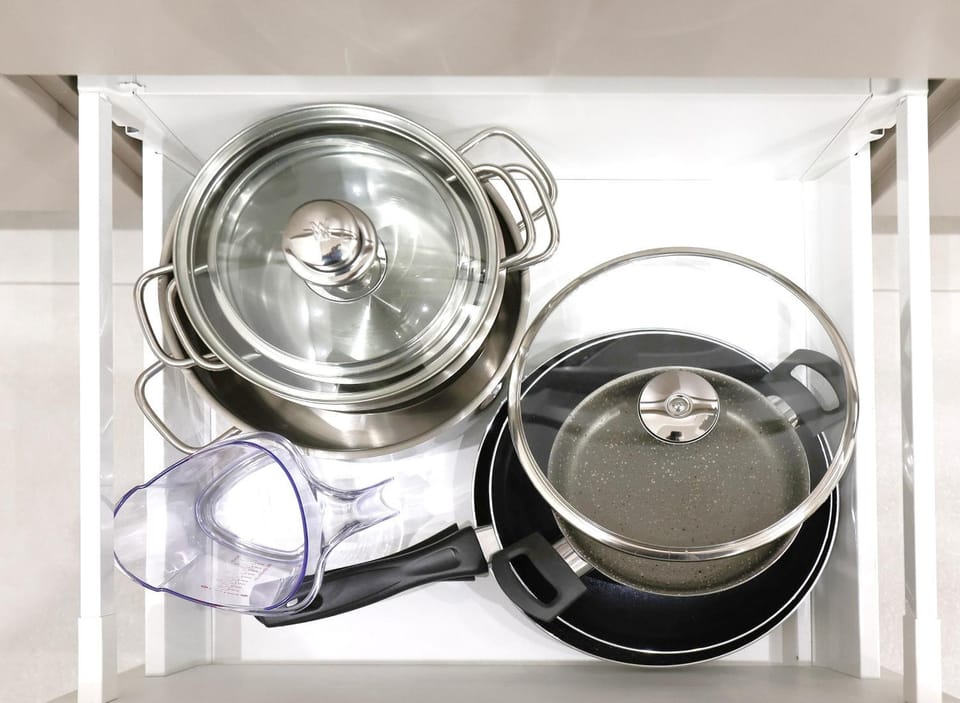 Kitchen or kitchenette, kitchen