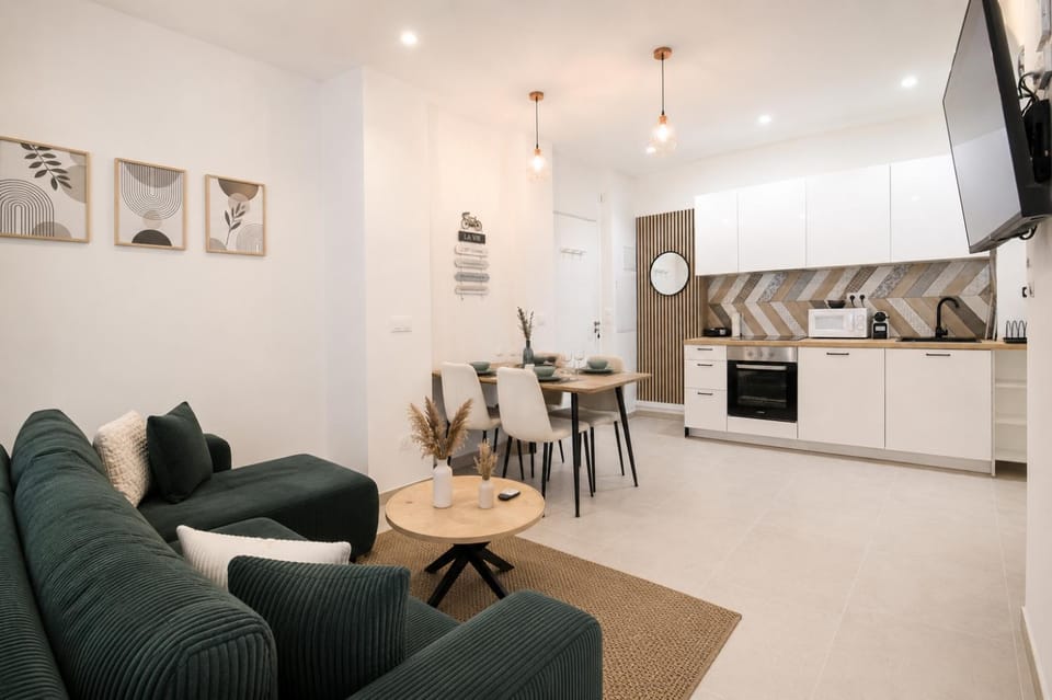 Living room, Dining area, kitchen