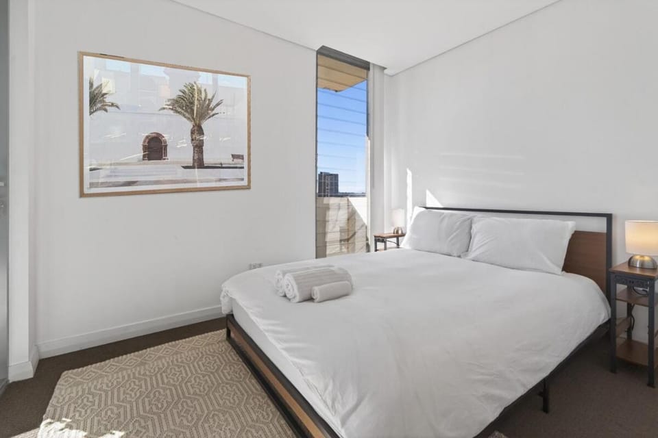 Bed, Bedroom, towels, towels, wardrobe