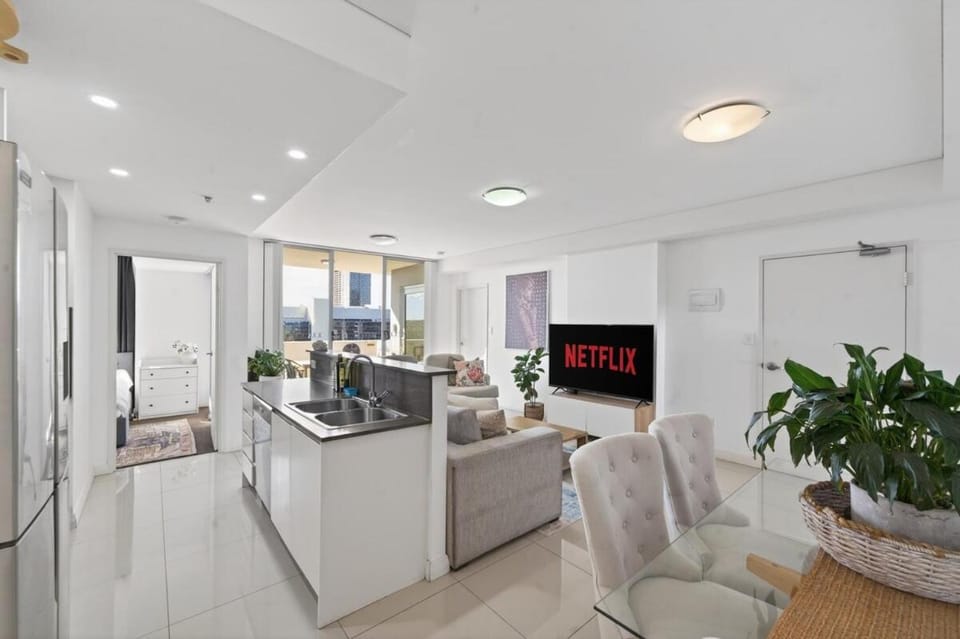 View (from property/room), Balcony/Terrace, Kitchen or kitchenette, Living room, Dining area, kitchen