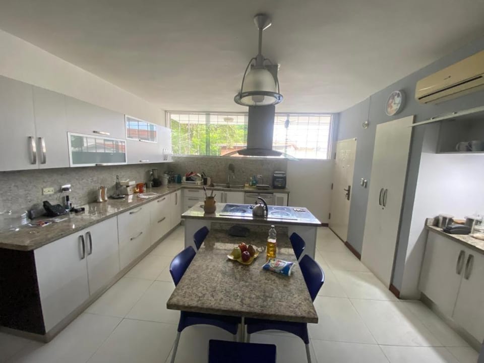 Beautiful house to rest, work or accommodate athletes House in Caracas