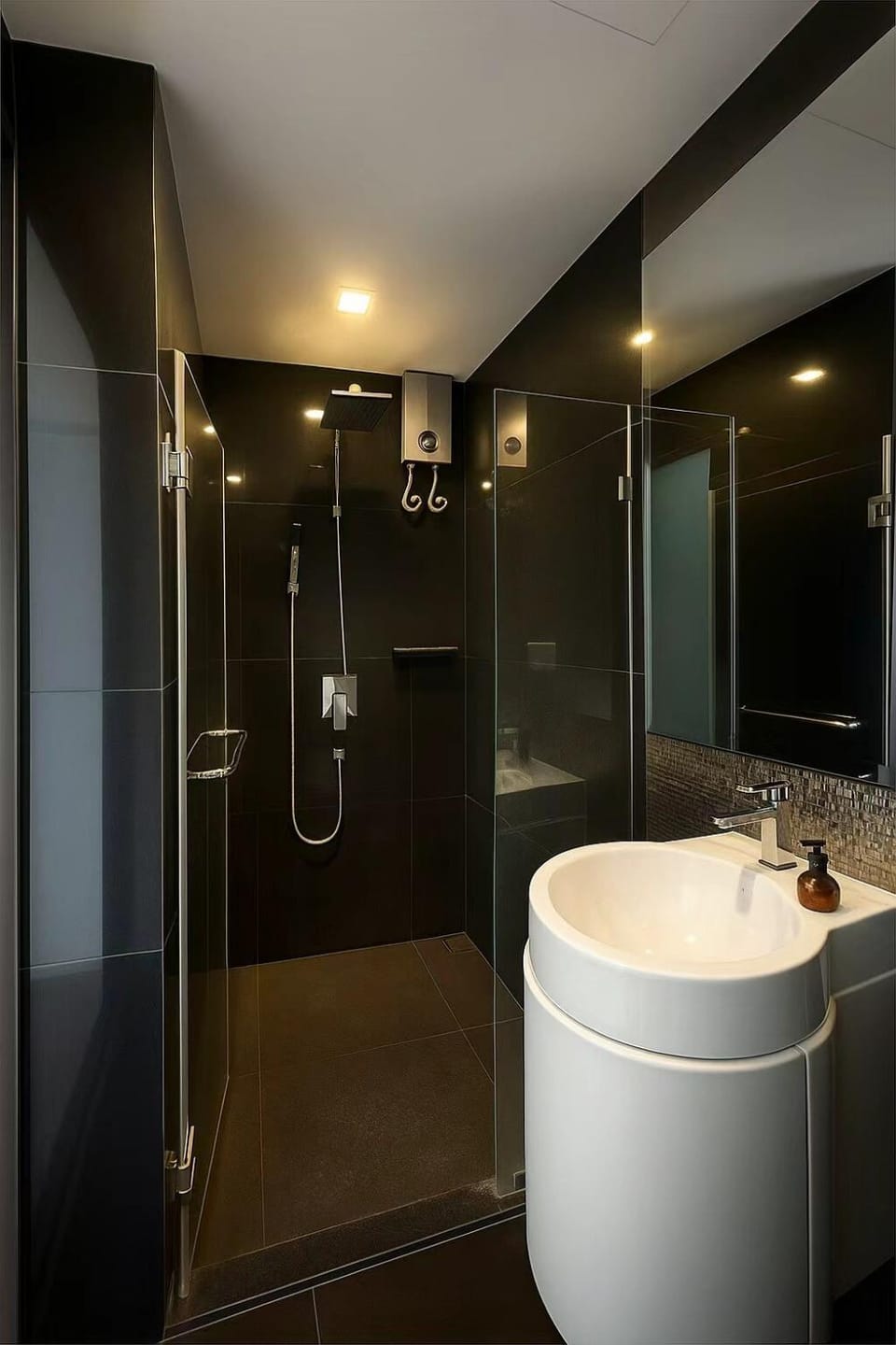 Thonglor Modern Suite Next to BTS Apartment in Bangkok