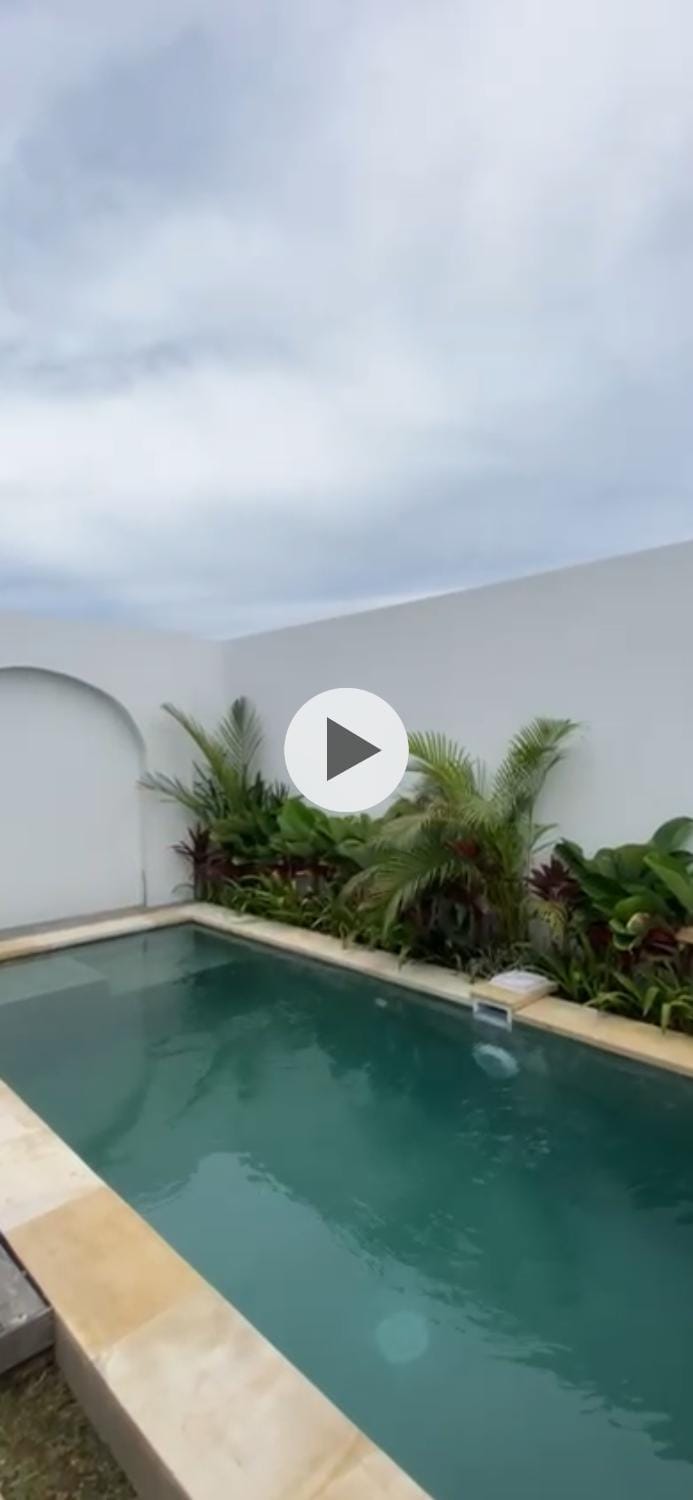 White Kairav Villa Villa in North Kuta