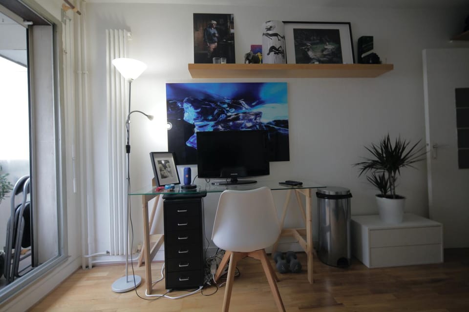Communal lounge/ TV room, TV and multimedia, Seating area, Bedroom