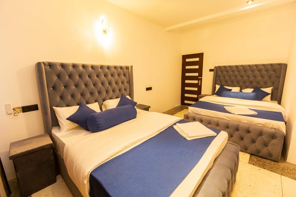 Property building, Bed, View (from property/room), Photo of the whole room, Bedroom, room service, VIP