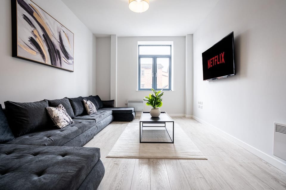Leeds Dock Riverside Apartment Sleeps 8 and Parking Apartment in Leeds