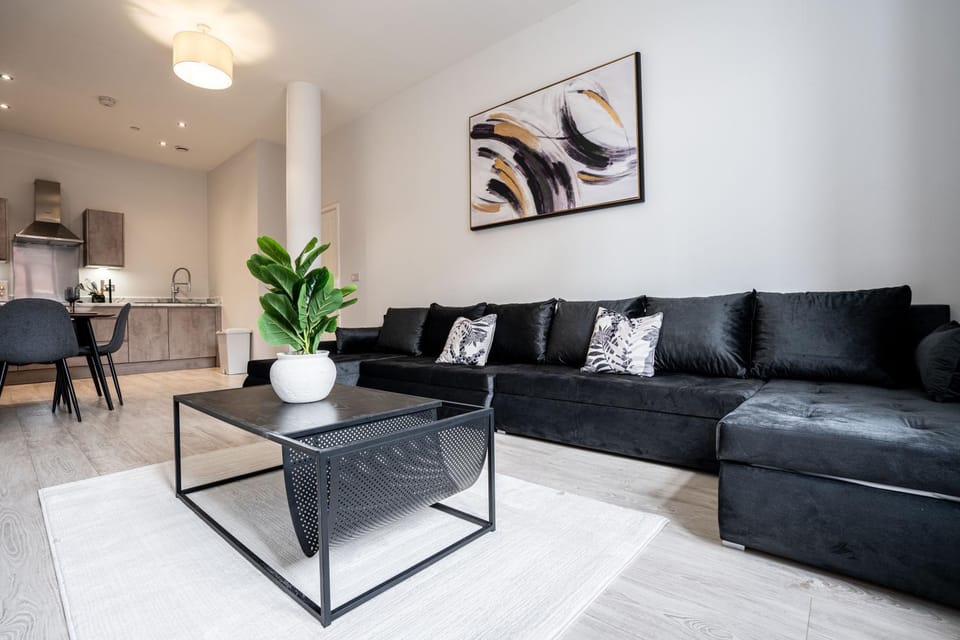Leeds Dock Riverside Apartment Sleeps 8 and Parking Apartment in Leeds