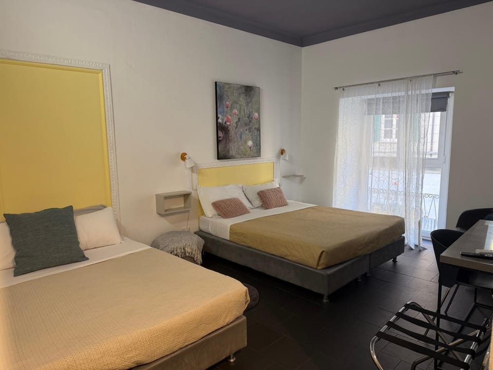 City Center Rooms Corso Cavour Bed and Breakfast in La Spezia