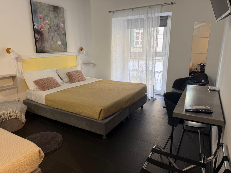 City Center Rooms Corso Cavour Bed and Breakfast in La Spezia