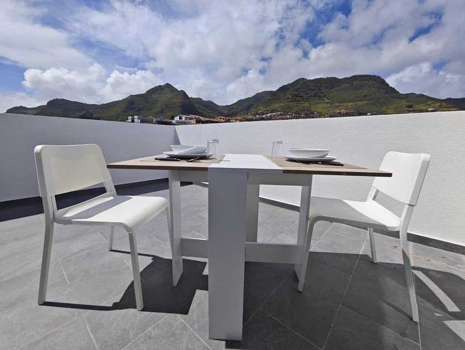 Balcony/Terrace, Mountain view