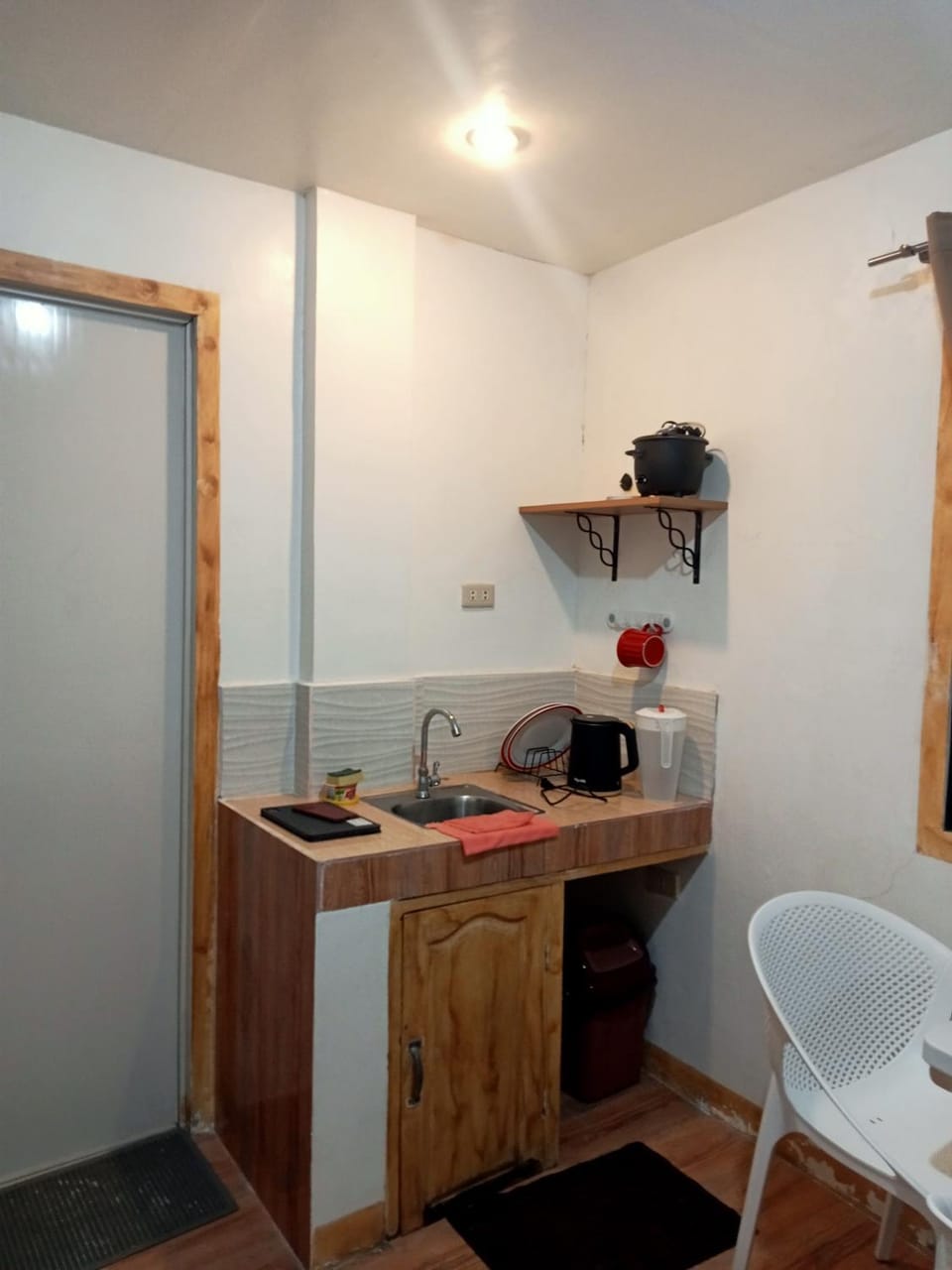 Toto's House Backpacker RM 3 Apartment in Puerto Princesa