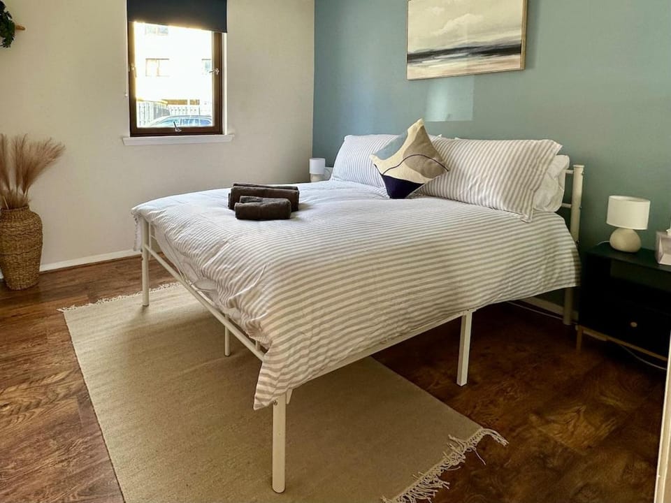 Wee Tigh Na Mara Sleeps 3 Parking & Patio House in Nairn