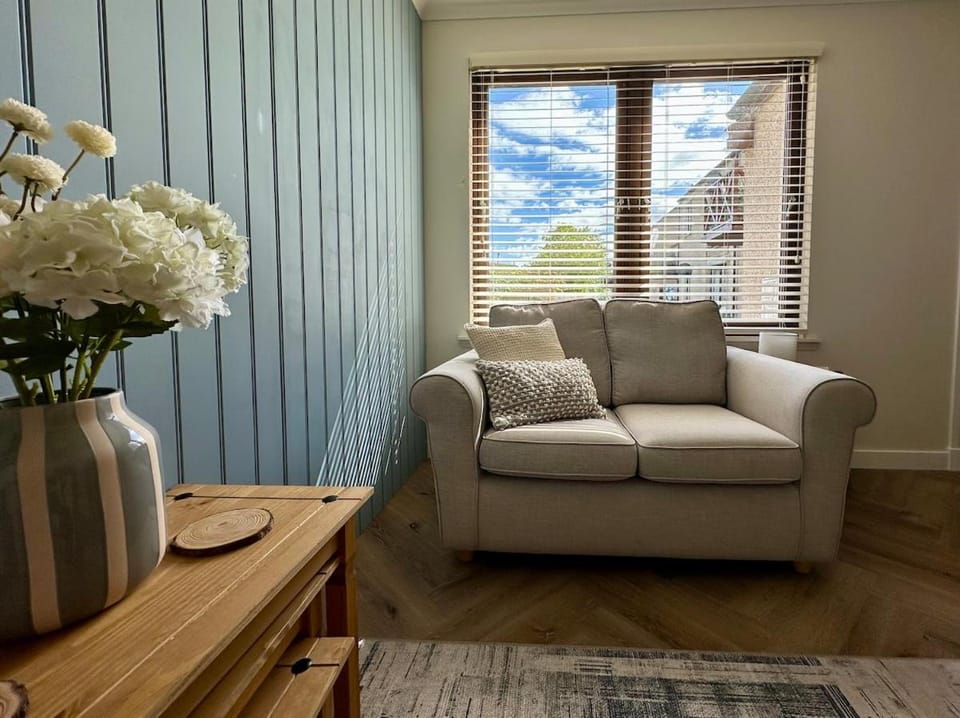 Wee Tigh Na Mara Sleeps 3 Parking & Patio House in Nairn