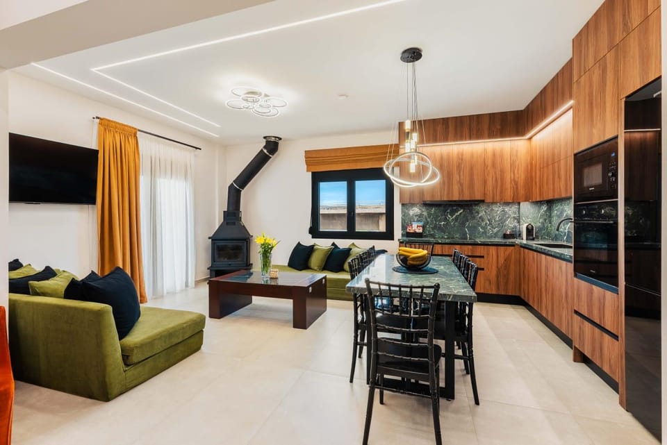 Kitchen or kitchenette, Living room