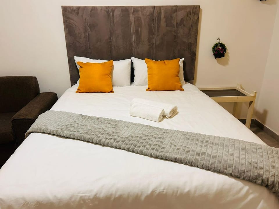 MandA Cozy GuestHouse Bed and Breakfast in South Africa