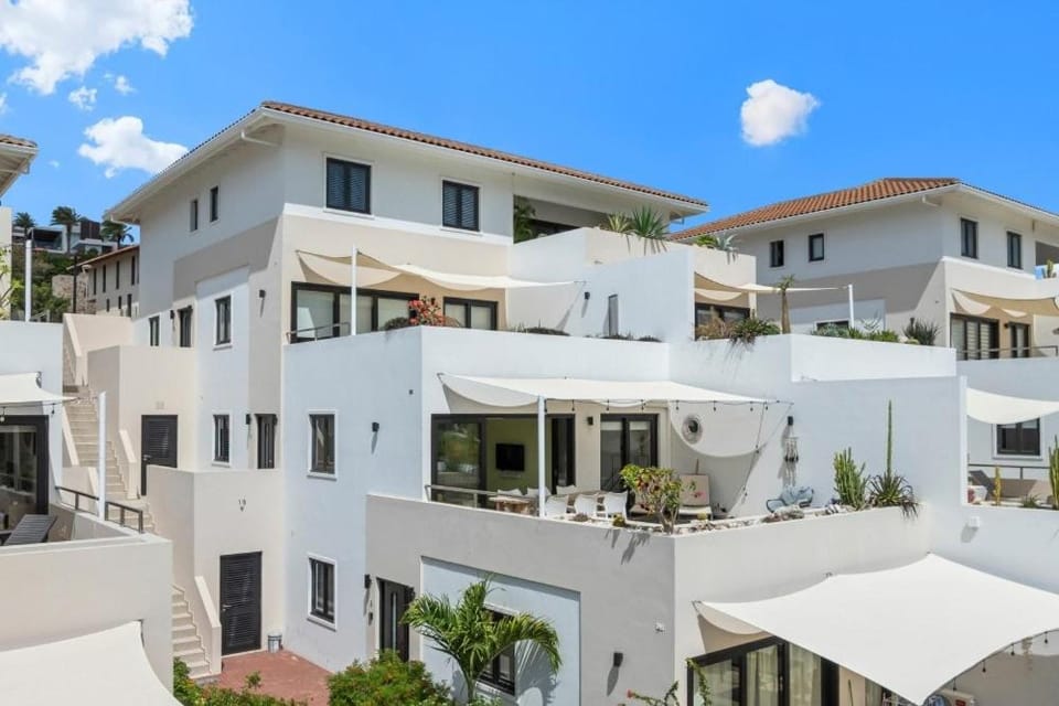 Luxury Apartment at Blue Bay Green View Apartment in Sint Michiel