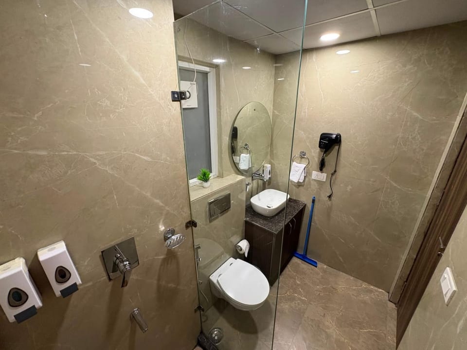 HomeScape Retreat Near Metro Sector 43 Gurgaon Apartment in Gurugram