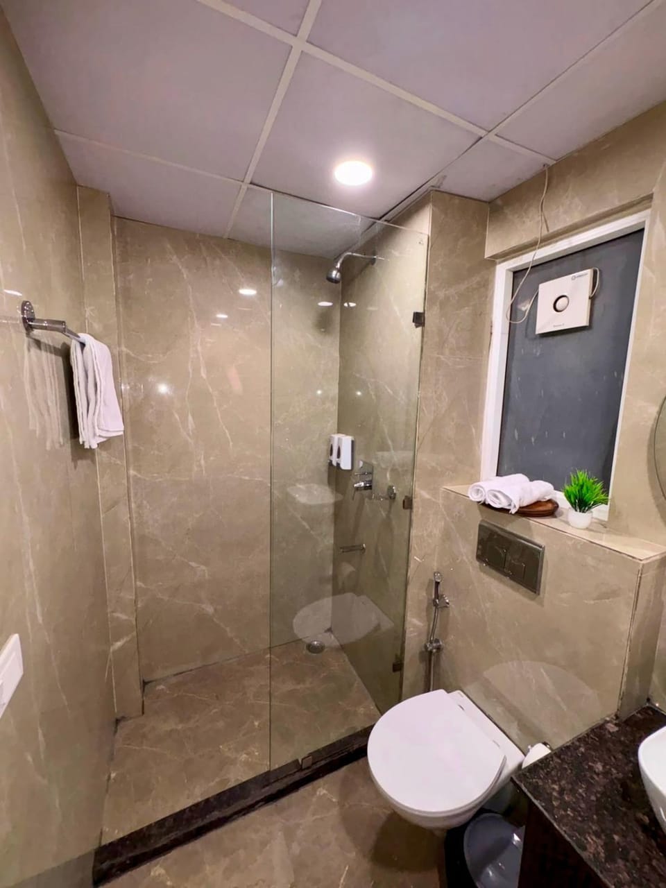 HomeScape Retreat Near Metro Sector 43 Gurgaon Apartment in Gurugram
