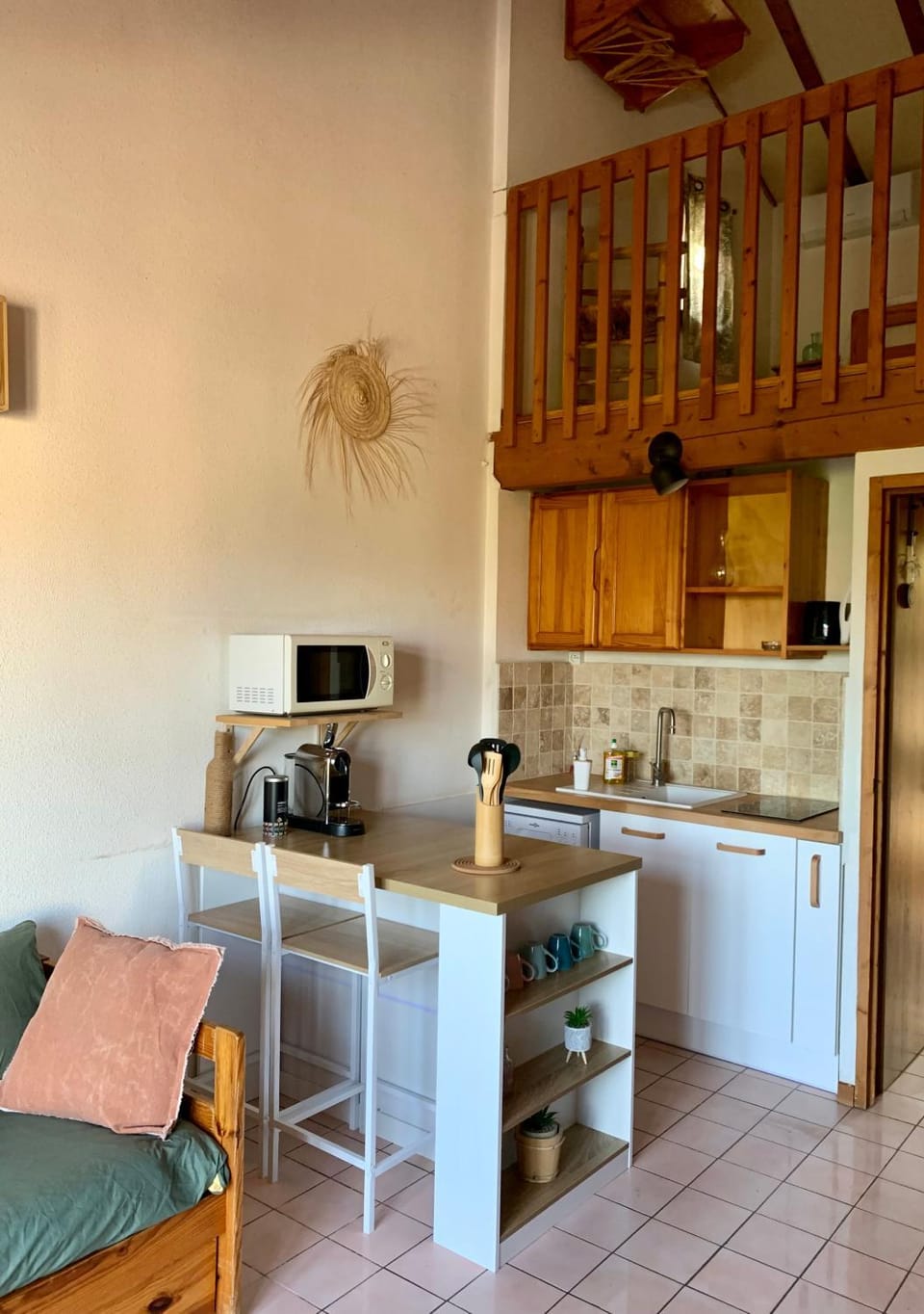 Les Vans House in Vallon-Pont-d'Arc