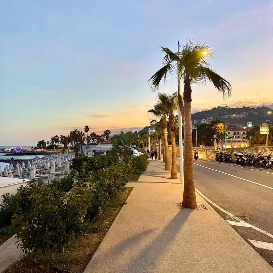 sunset suite con terrazza e barbecue Apartment in Imperia
