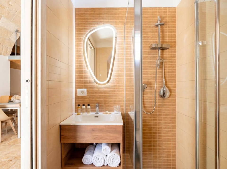 Casa Tino - Retreat by the Sea and History Apartment hotel in Polignano a Mare