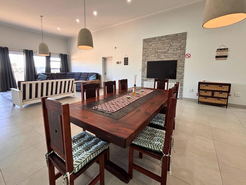 Dining area, Dinner