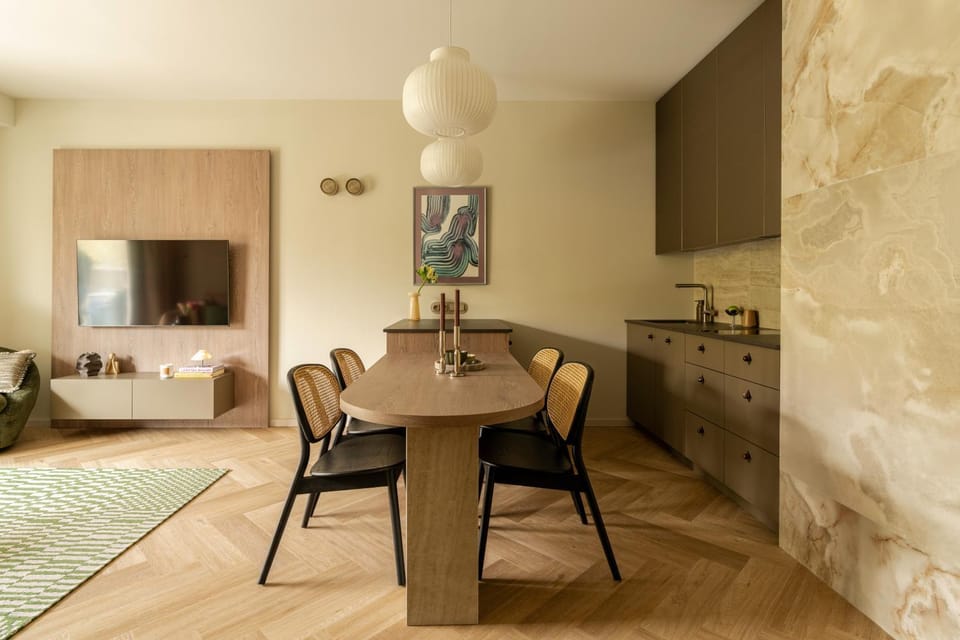 TV and multimedia, Living room, Seating area, Dining area