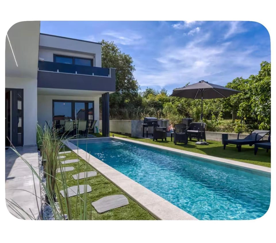 Patio, Garden, Garden view, Pool view, Swimming pool, sunbed
