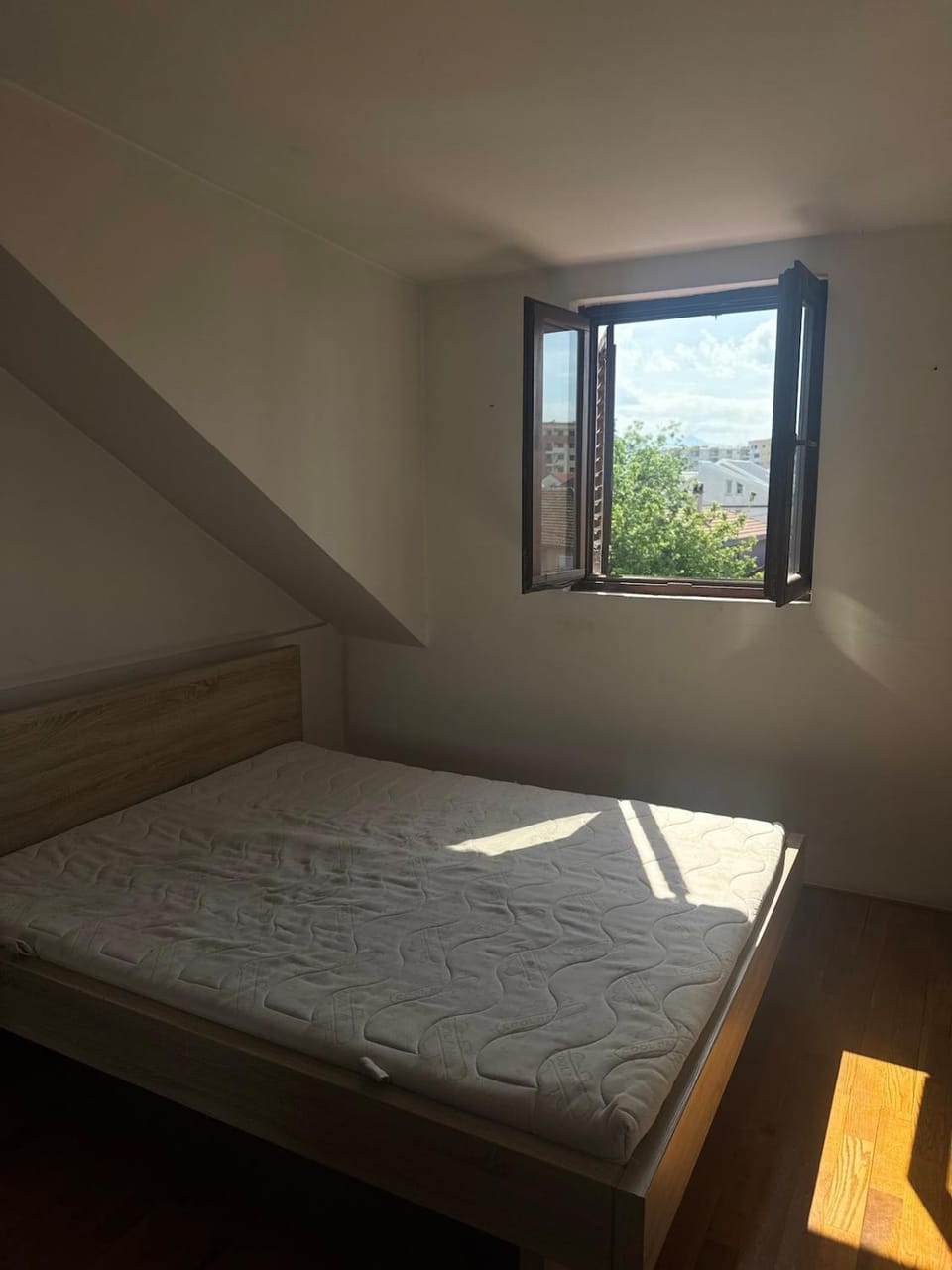 Creative Attic with Terrace & Garden -Podgorica Apartment in Podgorica