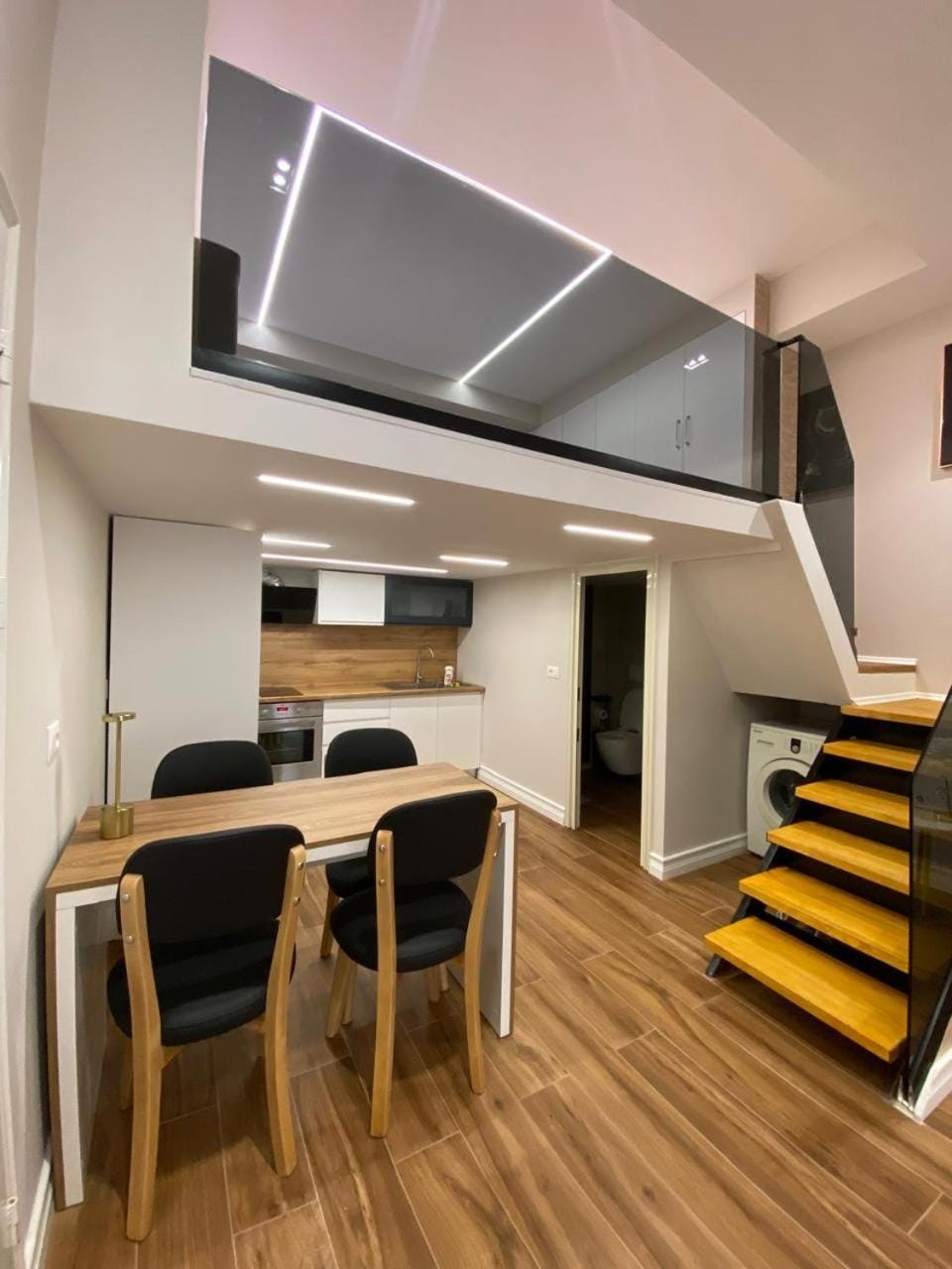 Kitchen or kitchenette, Seating area, Dining area